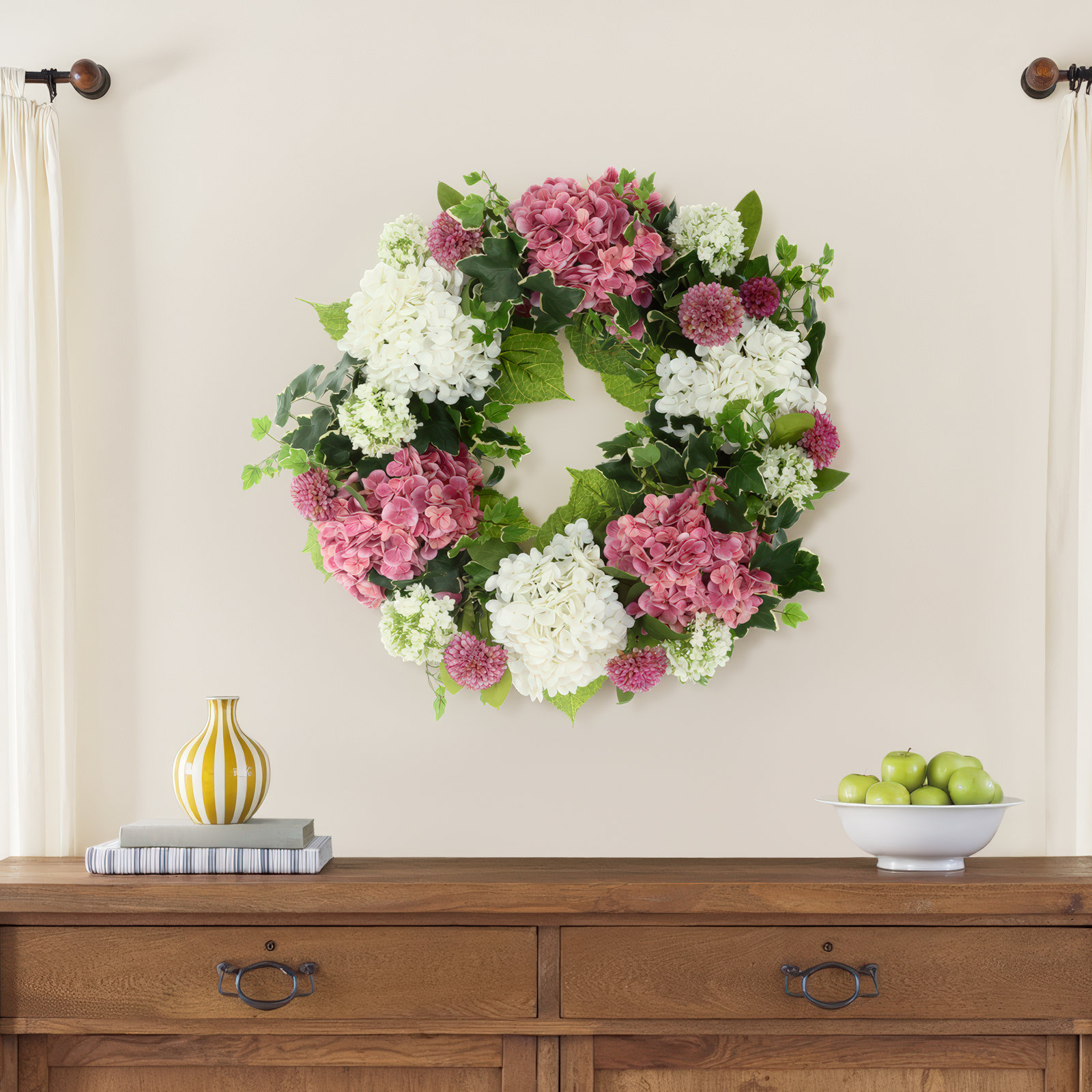 24" Hydrangea Wreath with Dahlias and Ivy