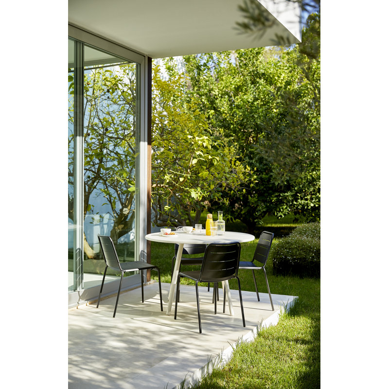 Area Outdoor Round Dining Table, White