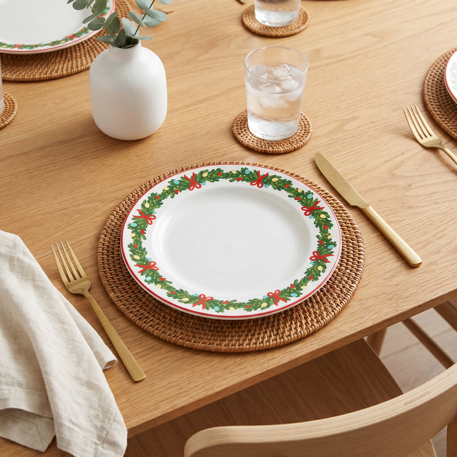 Christmas Garland 10" Salad Plate