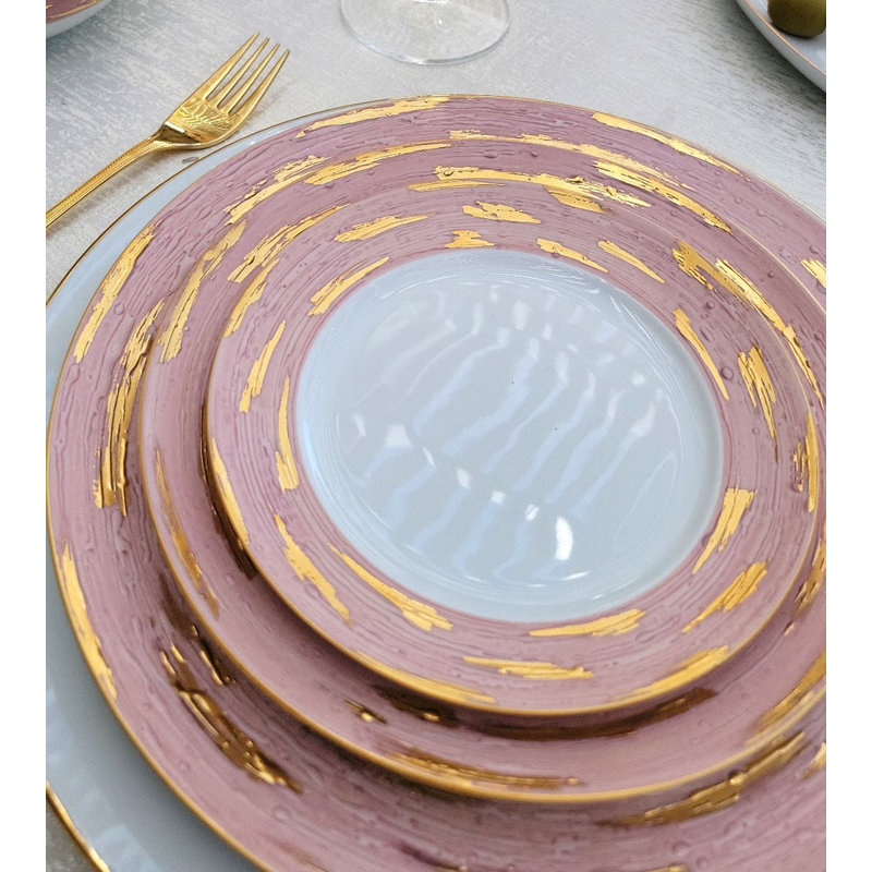 Hobbes Dinner Plate