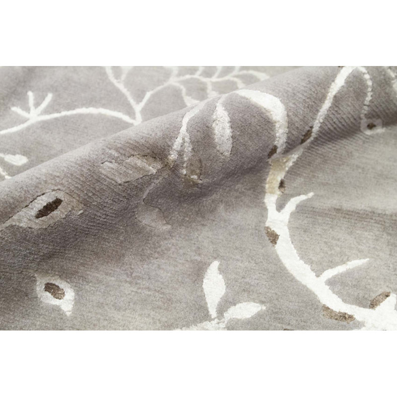 Floral Area Rug in Gray