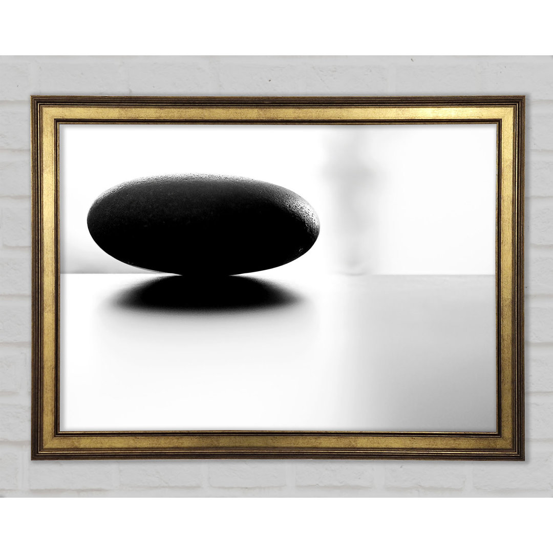 Gerahmtes Wandbild The Balance Of A Black Stone