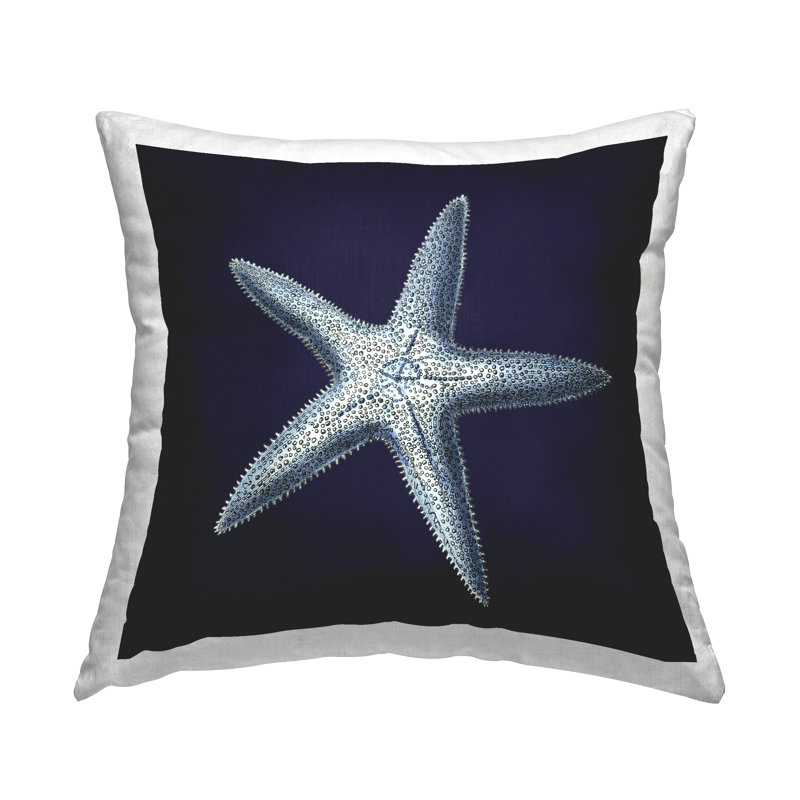 Coussin décoratif imprimé étoiles de mer bleu marine et blanc délavé par Vision Studio