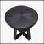 Table basse élégante et fonctionnelle avec surface arrondie et structure moderne à pieds croisés