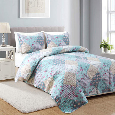 Valia Floral Quilt