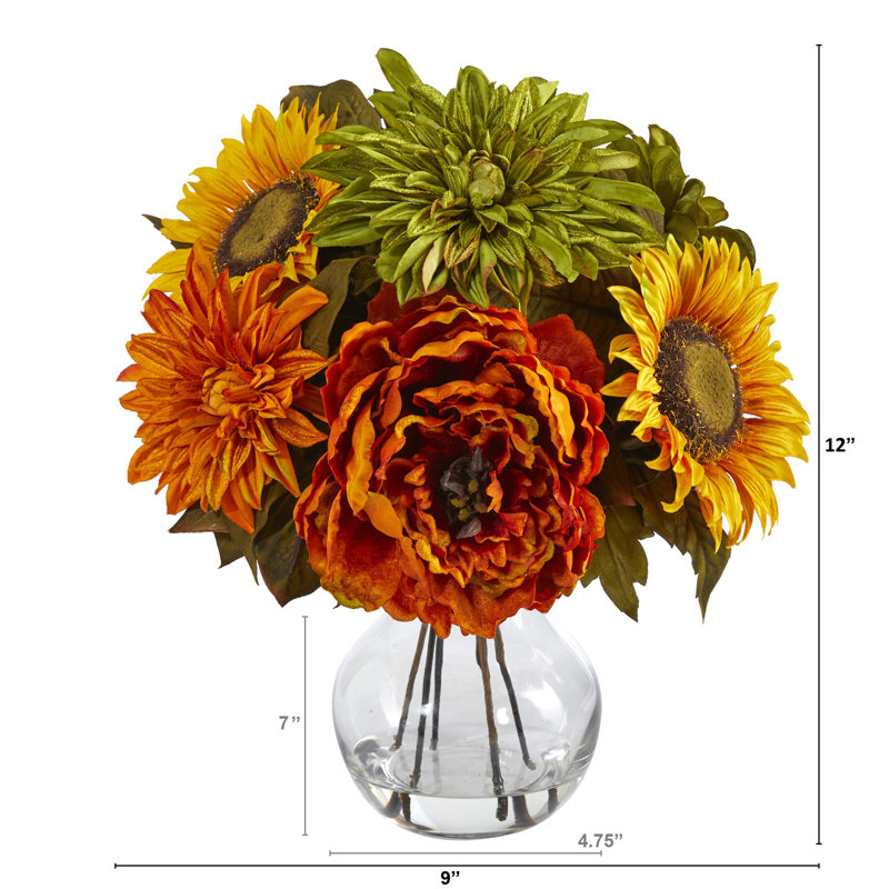 Arrangement floral mélangé dans un vase