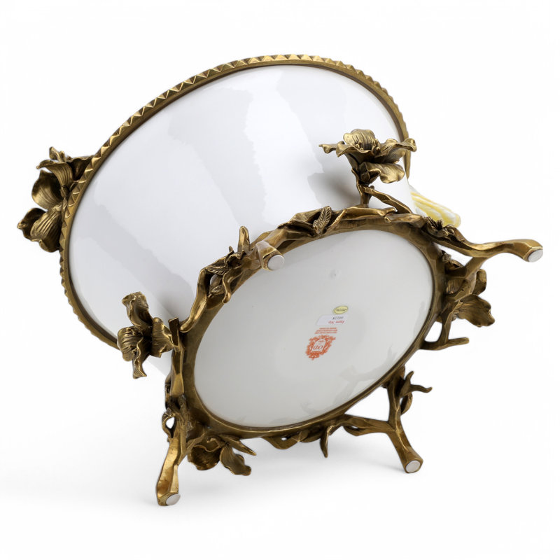 Porcelain Basin With Bronze Cockatoo