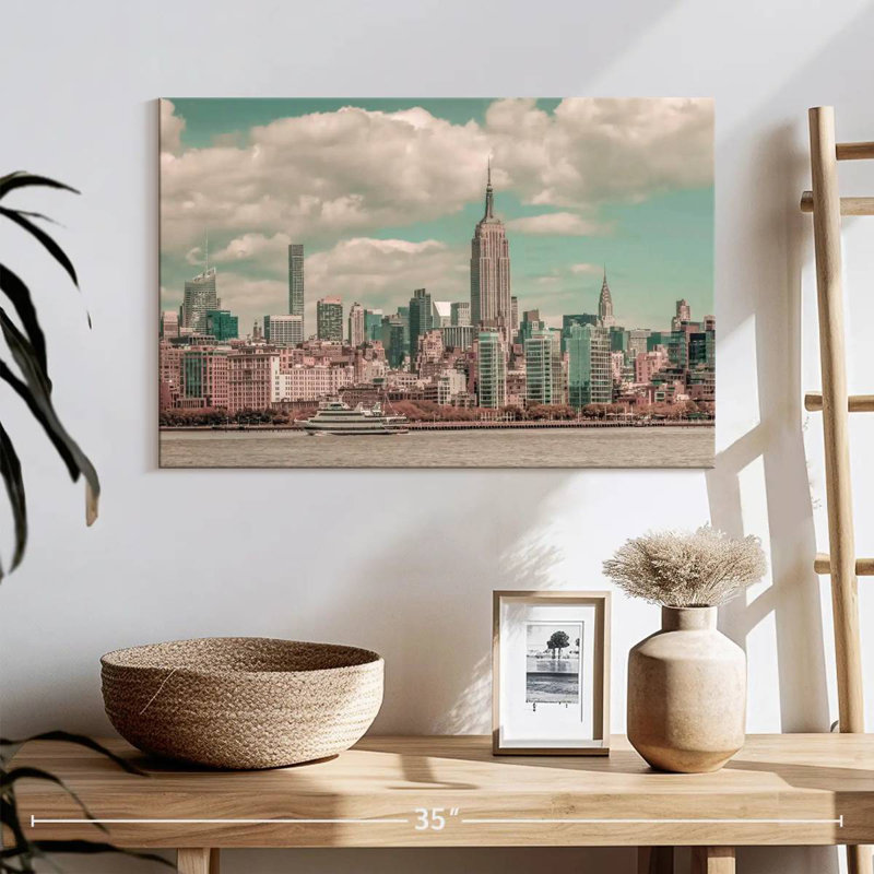 Manhattan Mood, 16" H x 24" W