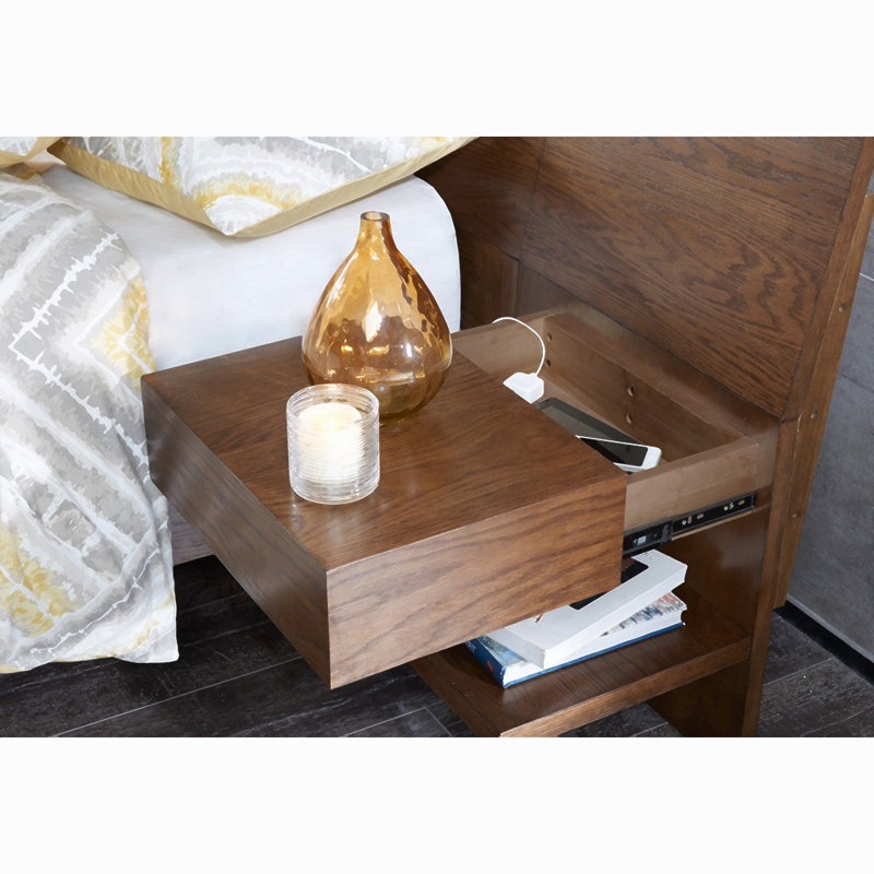 King Bed With 2 Nighstand