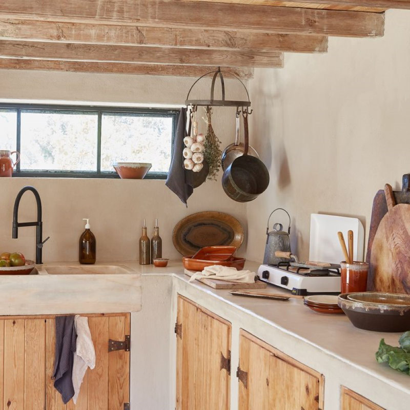 Poterie Paper Towel Holder