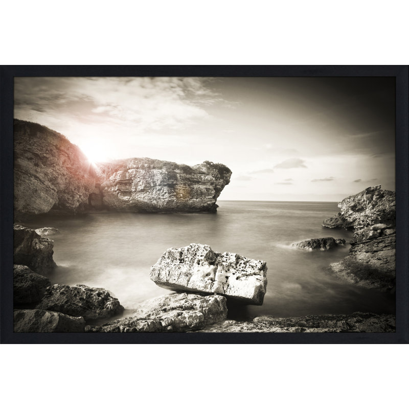 «Black and White Ocean Sunset», reproduction de photo encadrée, H 35,5 po x l 51,5 po x P 0,75 po