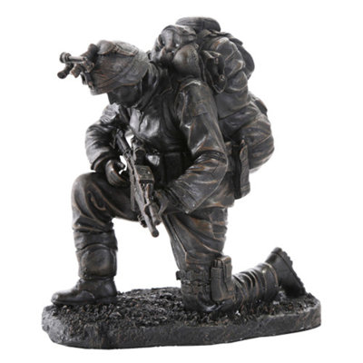 Figurine de soldat priant