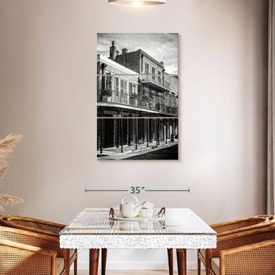 Nicci Black NOLA - New Orleans balcon