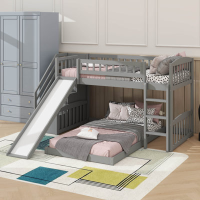 Lit superposé simple au-dessus de simple avec escalier pratique et glissade amusante