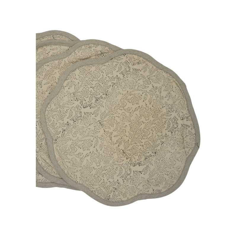 Fabdivine 15"Refined Scalloped Placemat Set - Vishvjaal