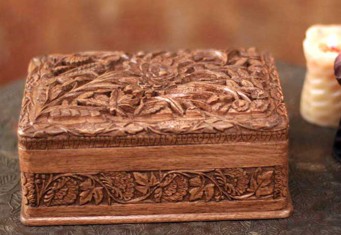 Boîte à bijoux en bois de noyer