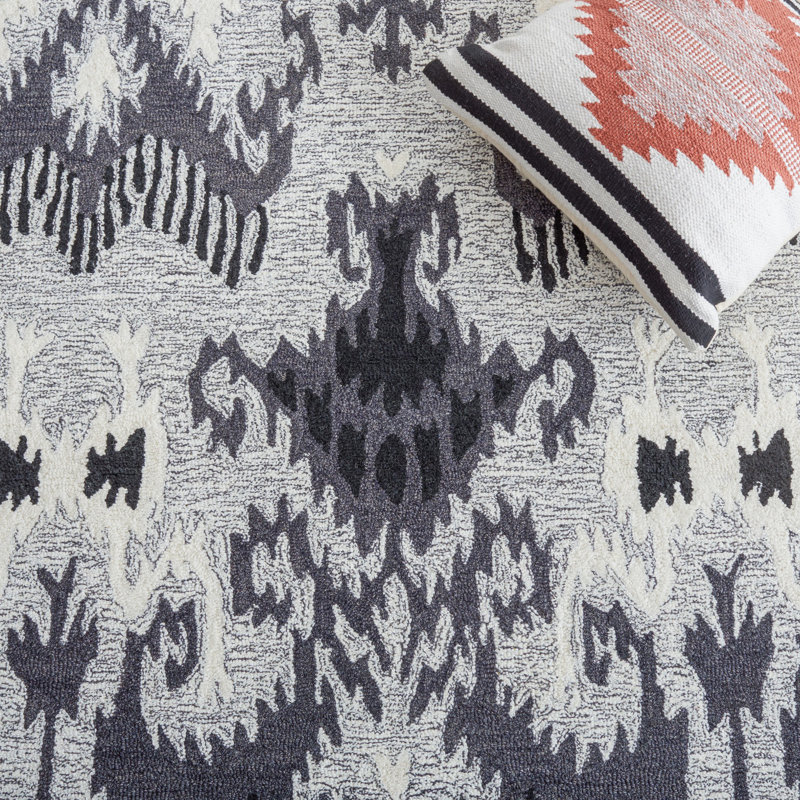 Ikat Hand Tufted Wool/Cotton Ikat Rug in Black/Gray, Rectangle 5' x 8'
