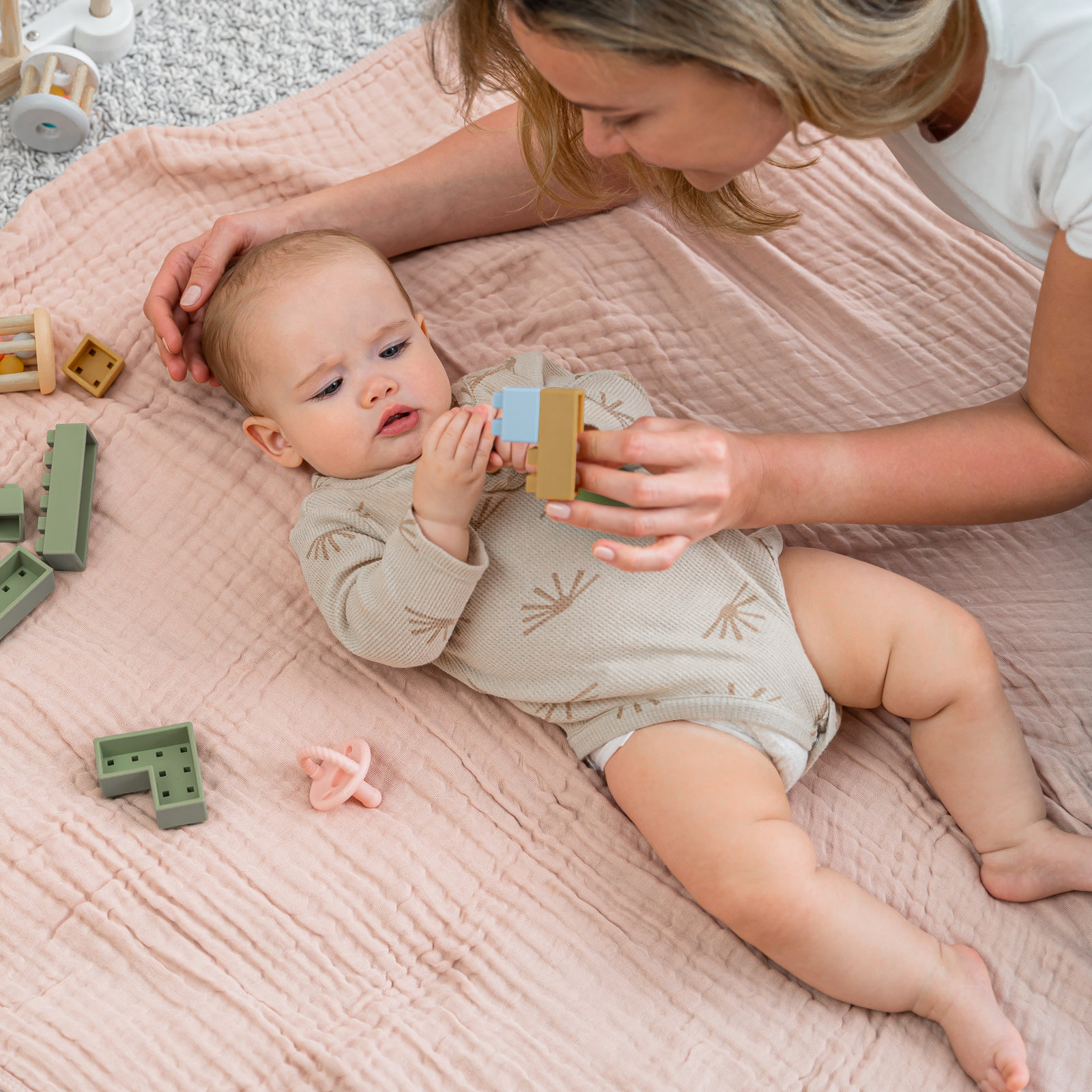 Karlina Muslin Blanket, Twin, Blush