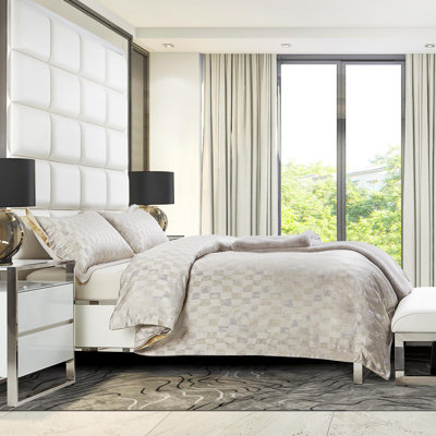 Novara 3-Piece Duvet Set - Platinum