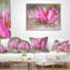 Lotus rose sur fond abstrait - Coussin décoratif à imprimé floral