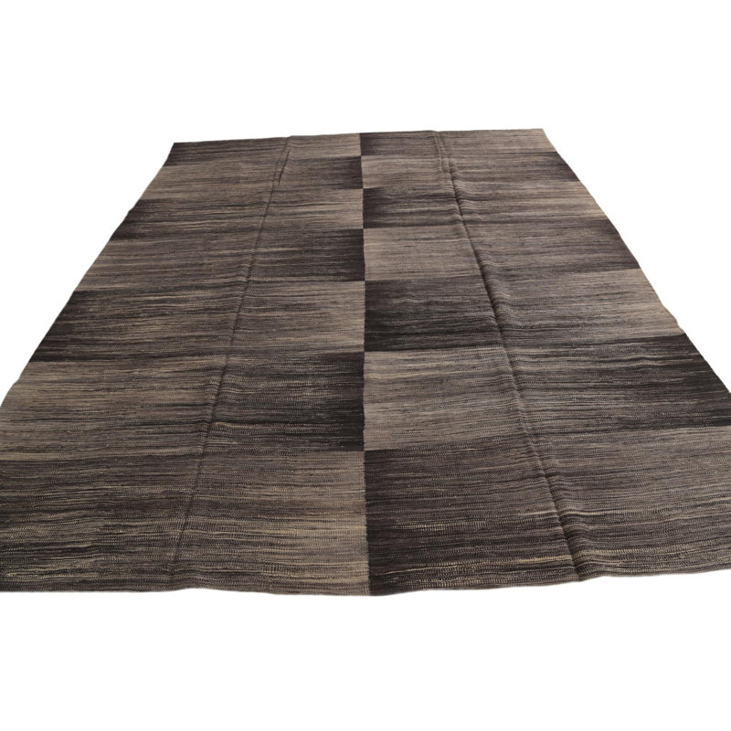 Tapis brun foncé 9x11
