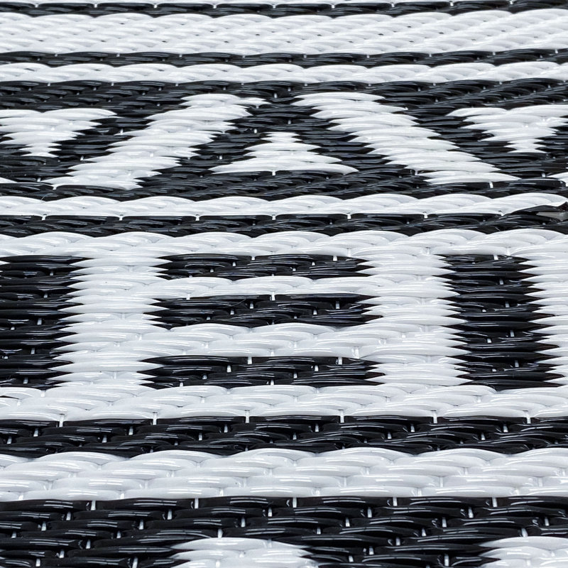 Mercedes Indoor / Outdoor Rug, Rectangle 5' x 6'11"