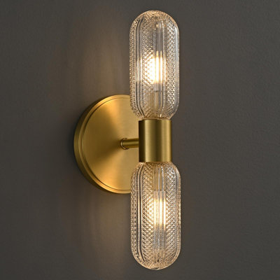 Diamond-patterned Glass Wall Sconce In Brass Finish