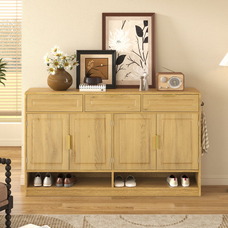 Buffet multifonctionnel de 59 pouces avec tiroirs et tablettes ouvertes, idéal pour les salles à manger et les vestibules.