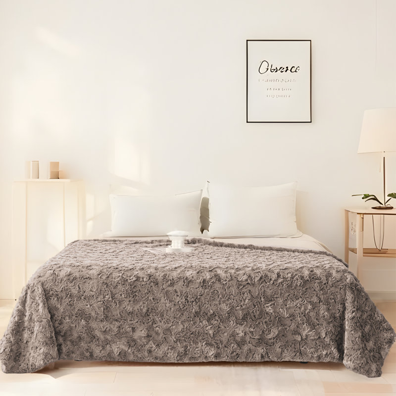 Jeté / couverture en fausse fourrure brossée, L 60 po x L 80 po, Café clair