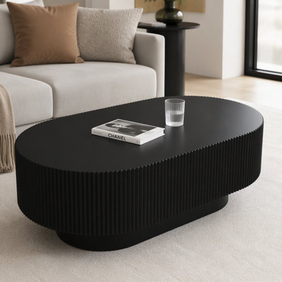 Table basse ovale élégante de style campagnard de 123 cm de large avec plateau de 27 cm d'épaisseur, table d'appoint moderne en forme de tambour, table centrale minimaliste cannelée avec base robuste pour le salon, montage facile