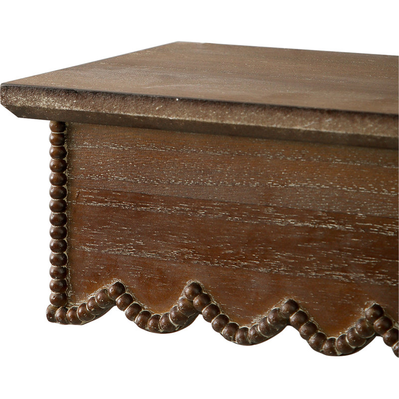 Tablettes festonnées blanches rustiques vieillies avec bord perlé