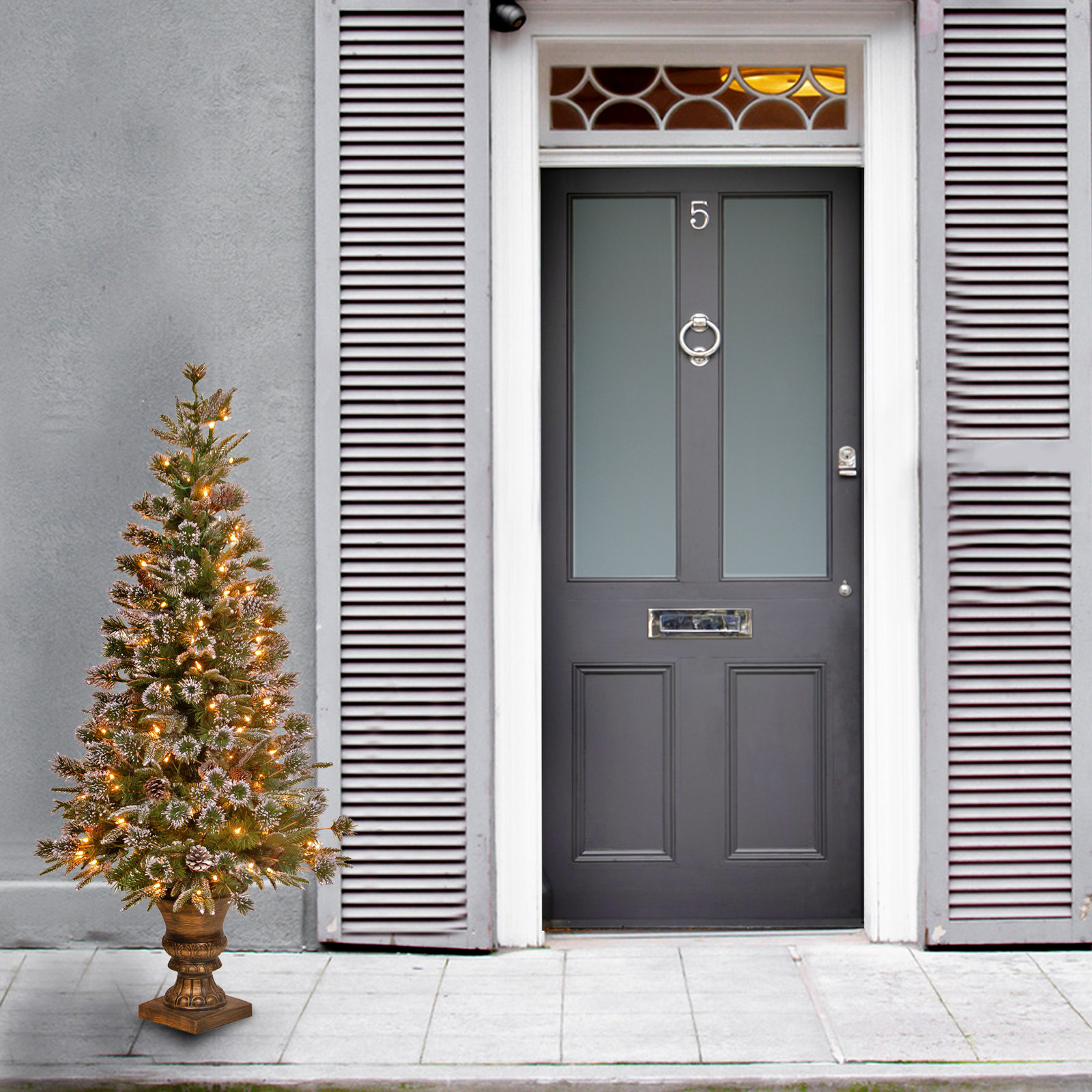 4' Pre-Lit Pine Tree