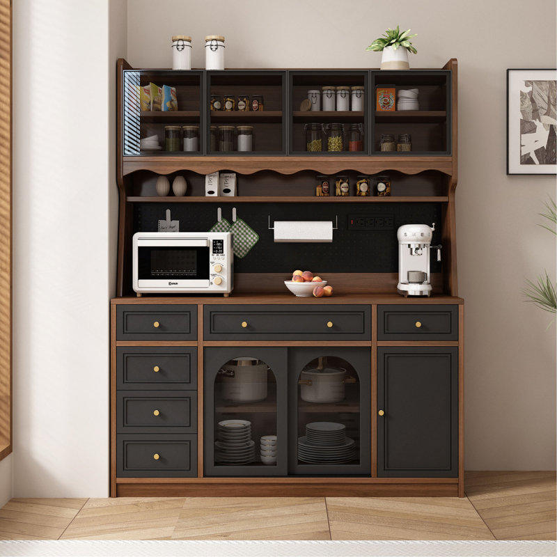 Armoire de rangement autoportante l 63 po avec huche, grand bar à café avec 6 tiroirs, 4 armoires avec tablettes réglables, panneau perforé, prise de courant