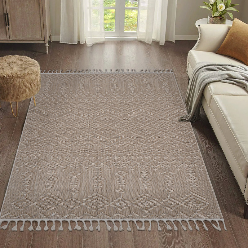 6X9 Traditional Indoor / Outdoor Area Rug, Rectangle 6'7" x 7'9"