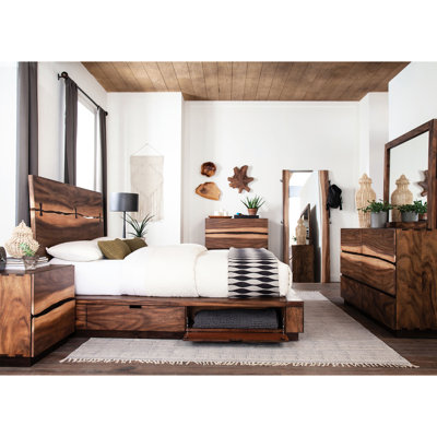 Chambre à coucher 5 pièces pour lit king, couleur noyer, tête de lit avec bord naturel et table de chevet assortie.