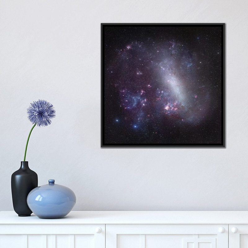 «Large Magellanic Cloud Mosaic», impression sur toile, H 18 po x l 18 po x P 1,5 po, Toile avec cadre noir, Pas de tapis