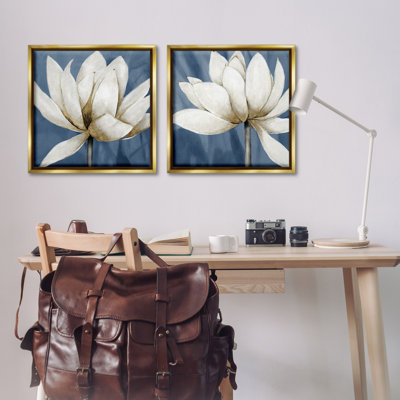 «Traditional Floral Falling Petals», ensemble de 2 toiles flottantes encadrées par Carol Robinson