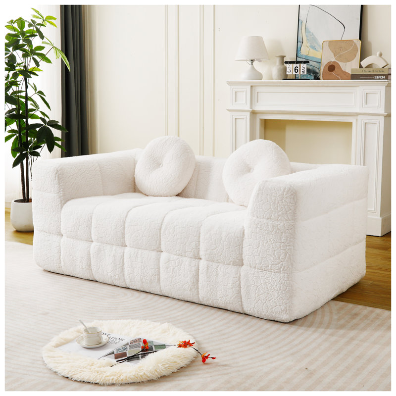 Canapé moderne de 66,5 pouces sans os avec deux coussins décoratifs circulaires, tissu en polyester à poils longs texturé litchi doux pour la peau et canapé en mousse à carreaux à deux places