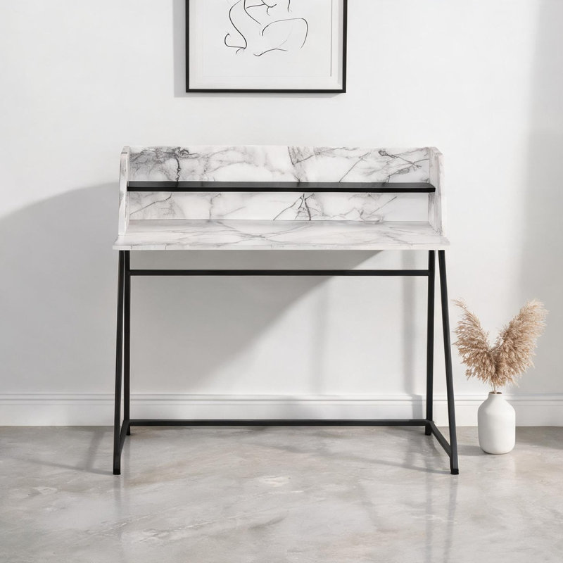 Bureau d'ordinateur avec tablettes de rangement en marbre blanc doux et métal noir, surface de travail compacte de 48 pouces