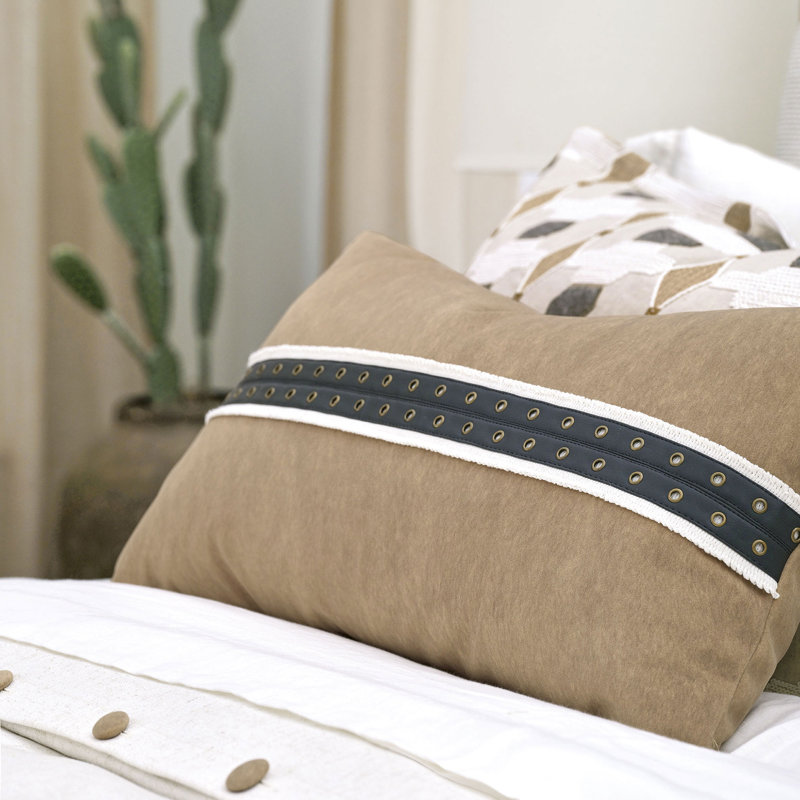 Coussin décoratif en simili cuir Levi