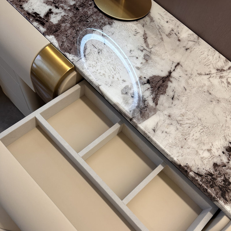 Simple Light Luxury Dressing Table