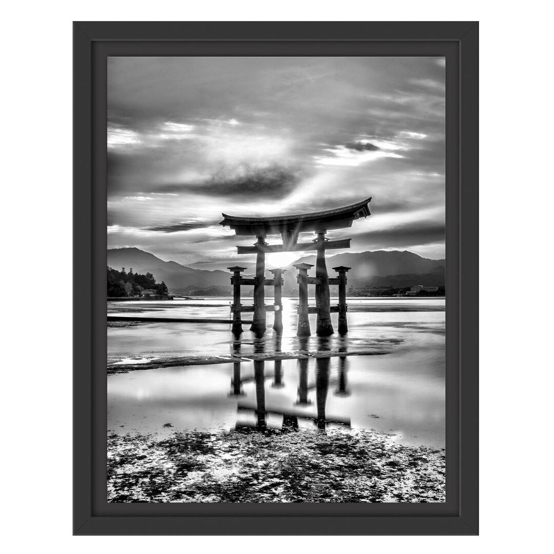 Gerahmter Kunstdruck Torii Gate in Miyajima, Japan