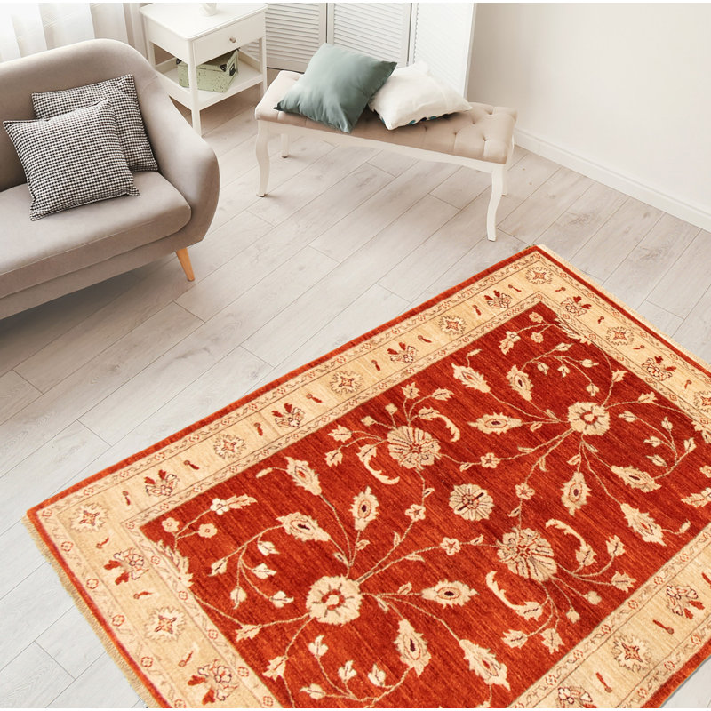 Tapis en laine rouge/beige 4 pi 7 po x 6 pi 10 po "one-of-a-kind" noué la 2010 chobi Adrine