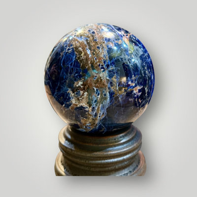 Sphalite bleu foncé sur piédestal