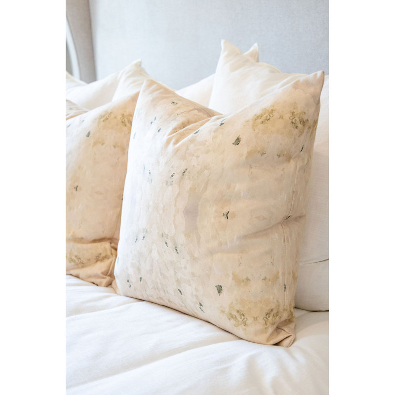 Centerpiece Square Pillow Cover & Insert, 22"H x 22"W