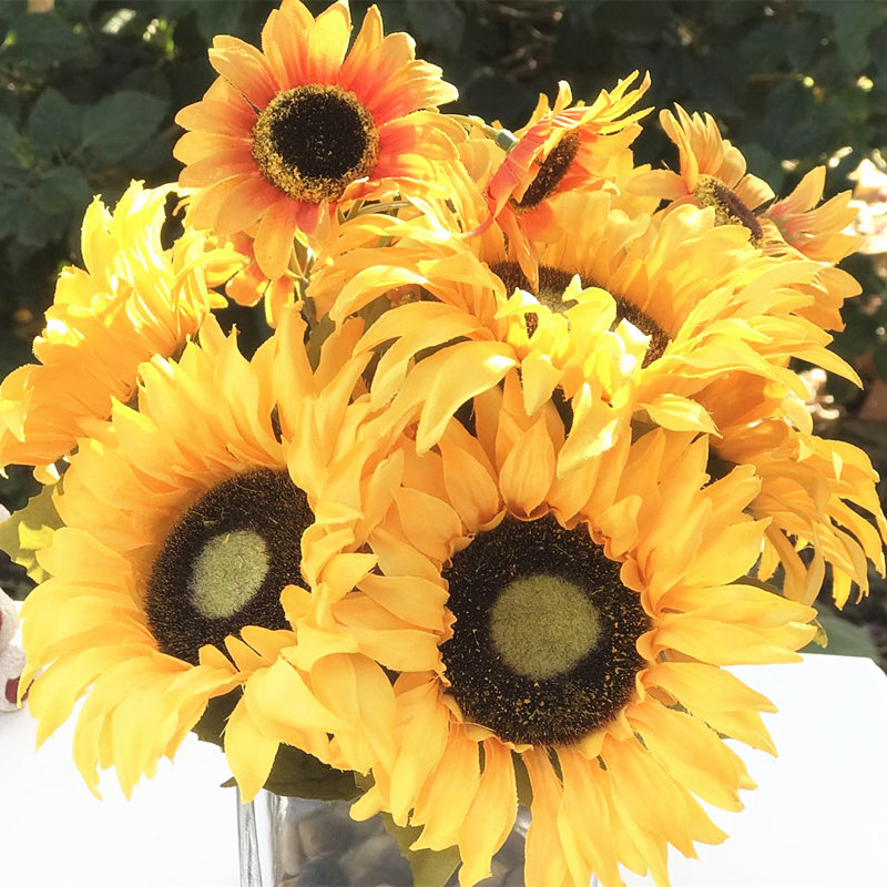 Arrangement floral tournesol dans un vase
