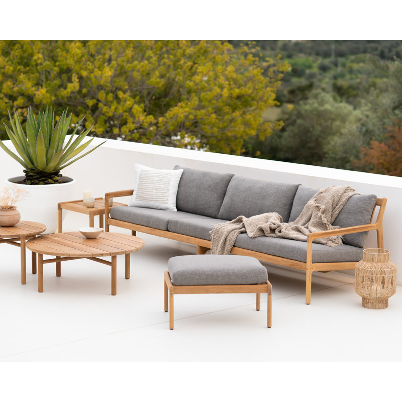 Quatro Outdoor Round Teak, 23.2" Diameter 