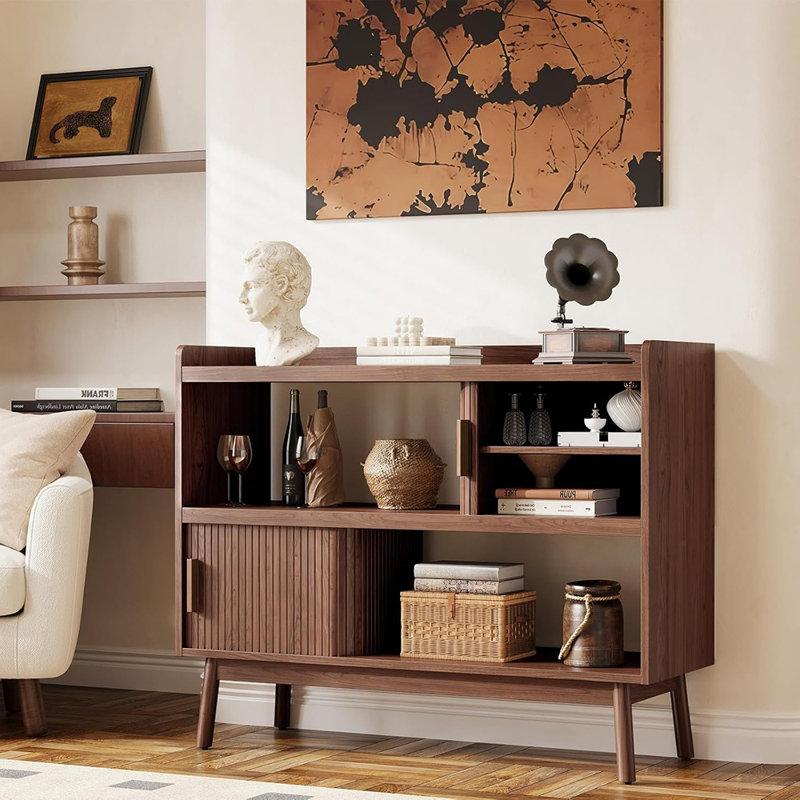 Buffet avec prise, rangement ouvert et porte coulissante
