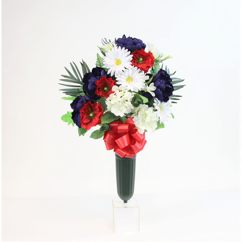Arrangement de pivoines et de coquelicots dans un vase en cône, Rouge, blanc, bleu