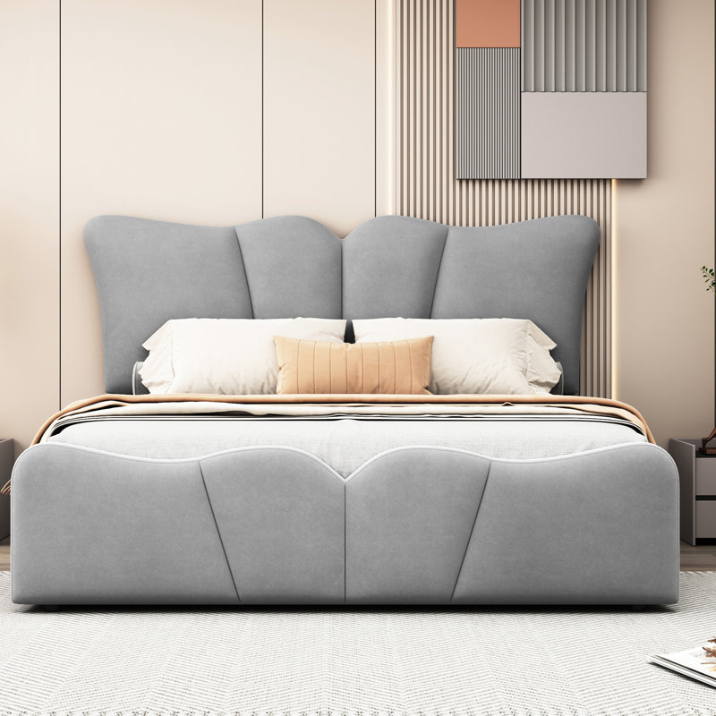 Lit plateforme tapissier en velours gris, Gris